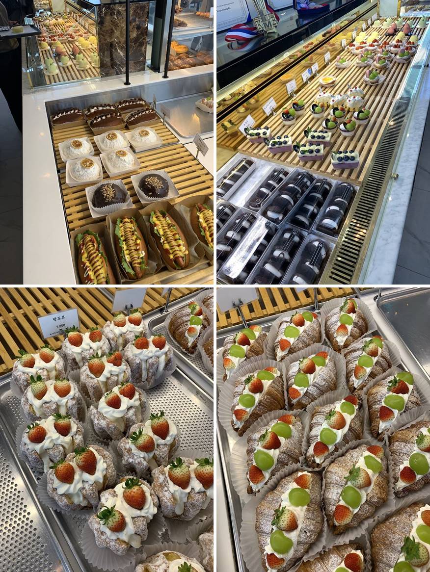 진열대에 있는 베이커리 종류 및 가격