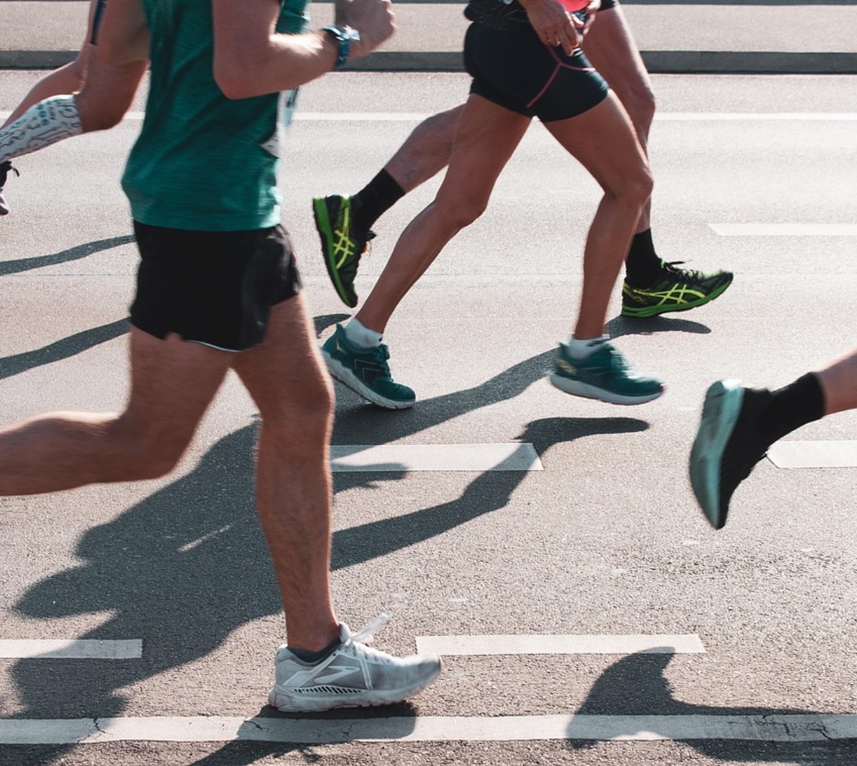 달리기로 다이어트 운동중인 사진