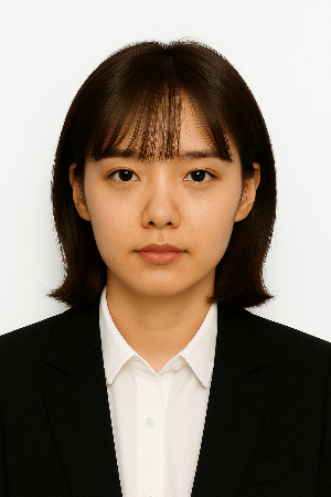 이마를 가린 여권사진 