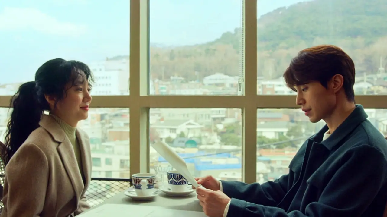 젼진 역의 임수정, 영호 역의 이동운