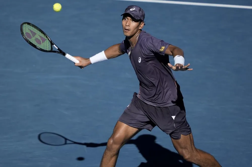 닉 키리오스의 포핸드 자세