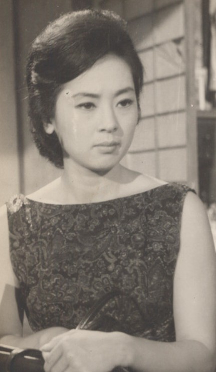 배우-김지미
