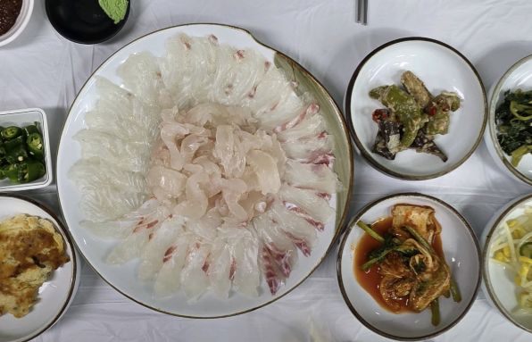 삼척 장호항 각종 수산물 요리 맛집 | 6시 내고향 방송 나온 바닷가횟집