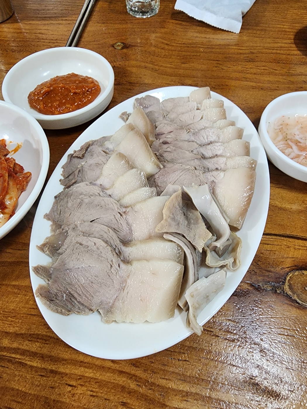 육즙이 가득한 예림돼지국밥 돼지수육