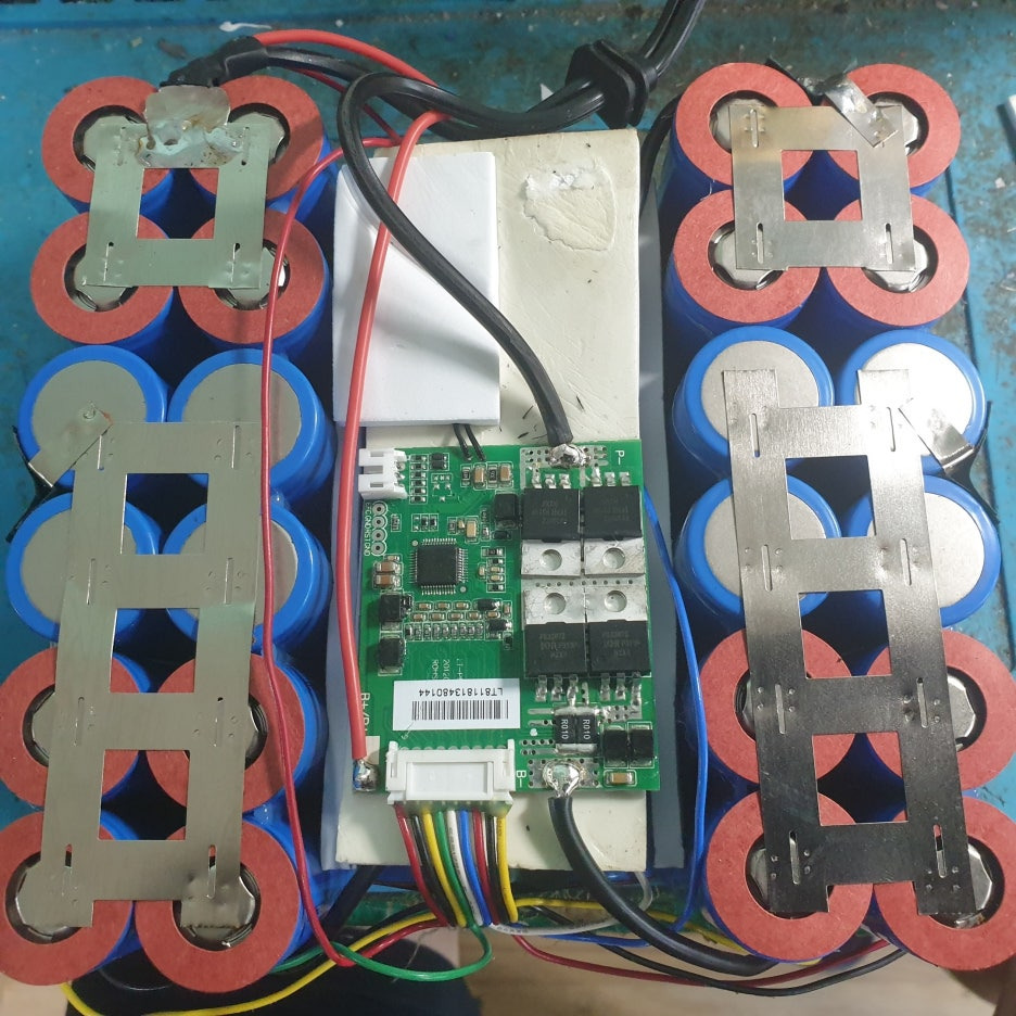 MGI 골프카트 24V 배터리 리필 작업 완료