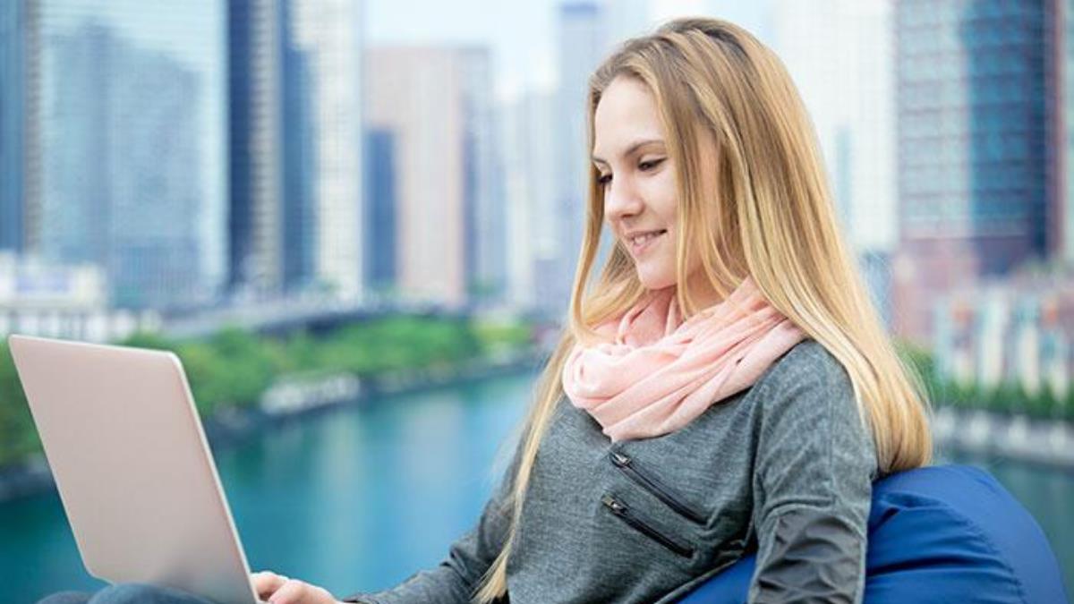 디지털 노마드 생활을 즐기고 있는 프리렌스