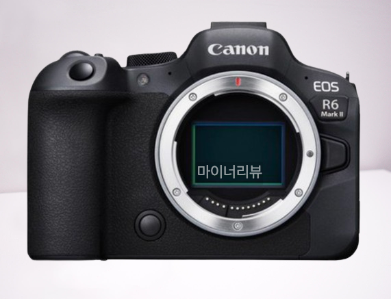 나혼자산다 전현무 채칼 카메라 피아노 LP 스피커 목 온열 마스크 반팔 티셔츠 반바지 정보