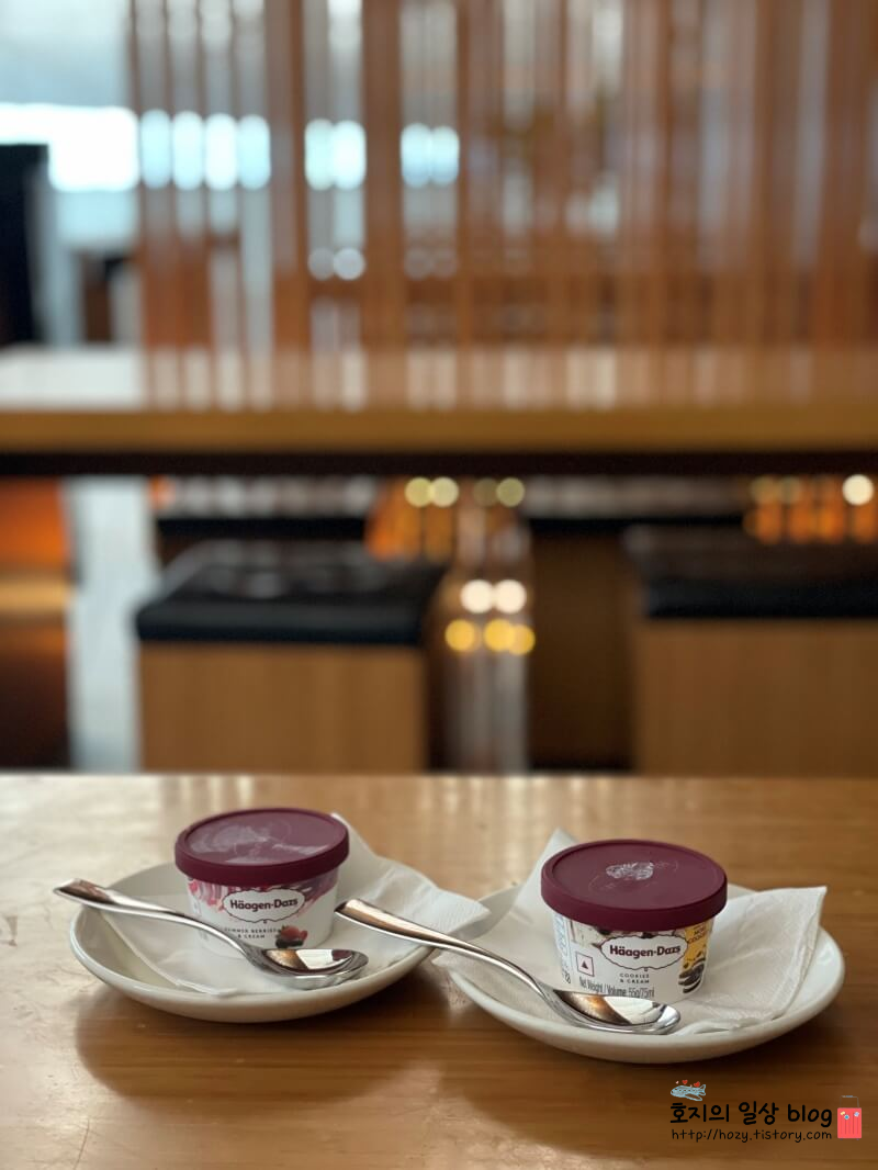 홍콩공항 캐세이퍼시픽 더윙 라운지 내부 전경