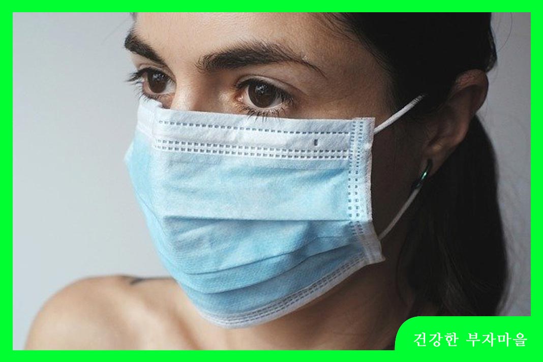 오미크론 잠복기 며칠?