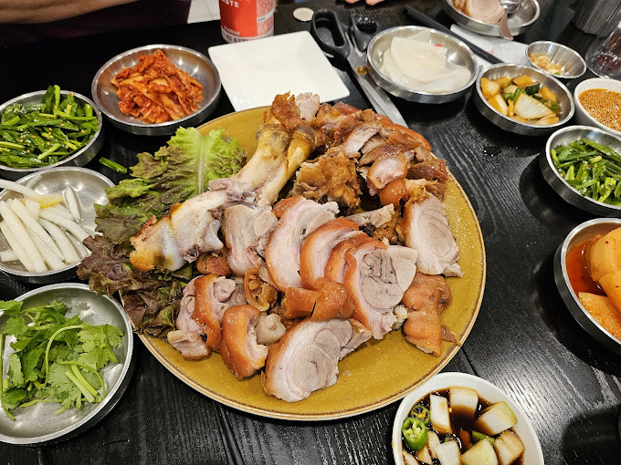 분당 정자동 인기 족발 '윤밀원'