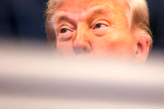 백악관 만찬 총격 아수라장 트럼프 피신 범인 직업 교사 속보(영상)