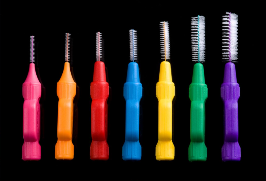 치아 간격에 따라 사용하는 다양한 치간칫솔 크기 비교 그림