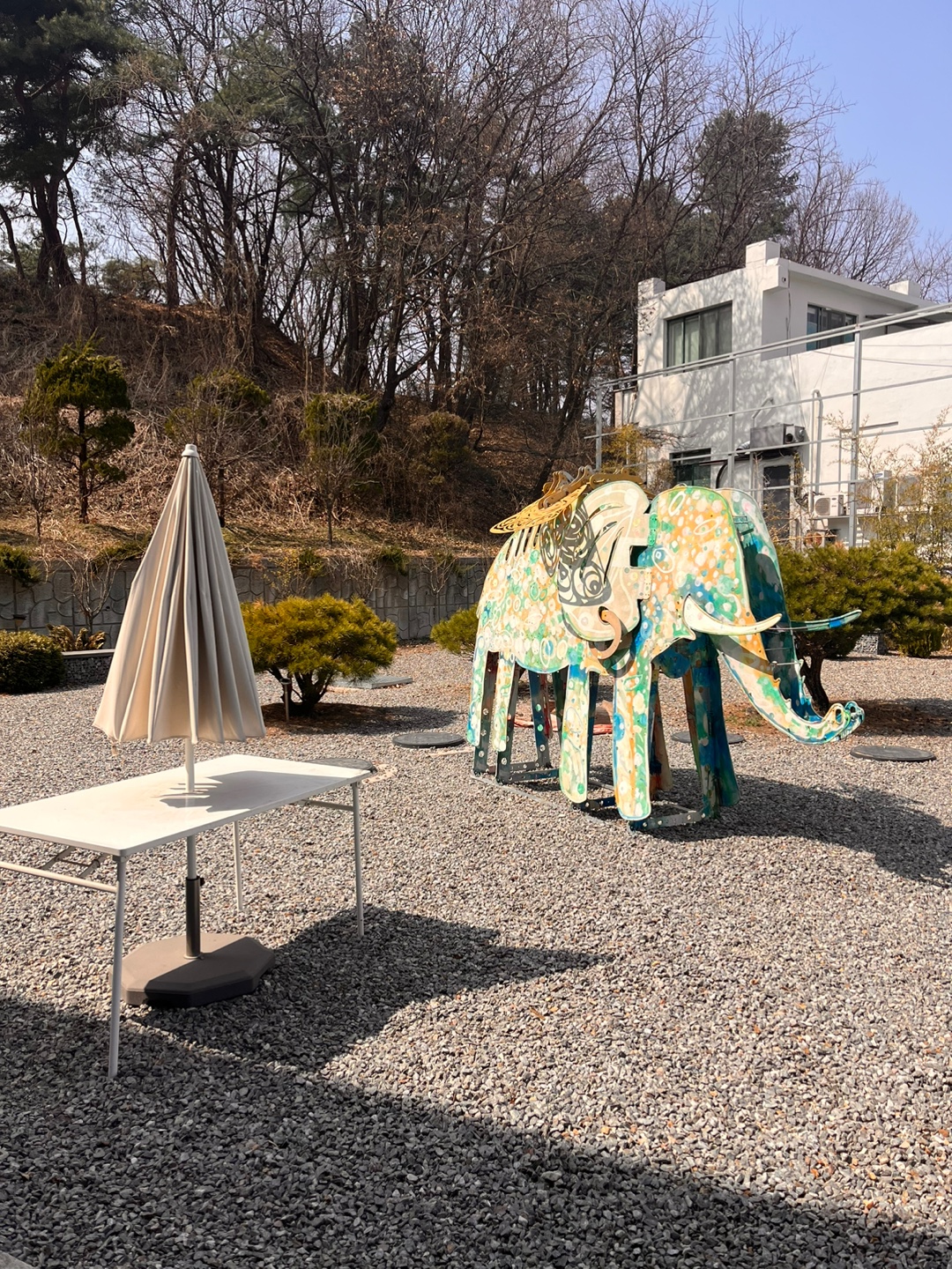 용인 대형 야외정원 베이커리 카페 '언톨드'