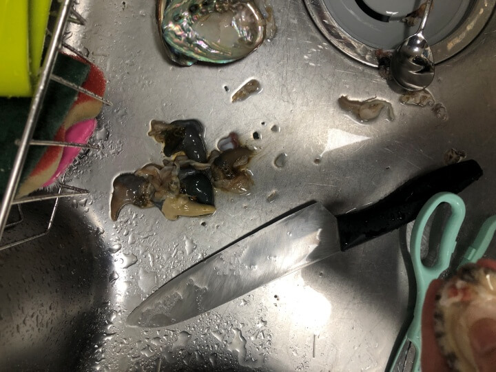 전복 내장 분리하기