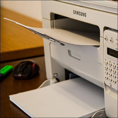 프린터가 출력중인 모습