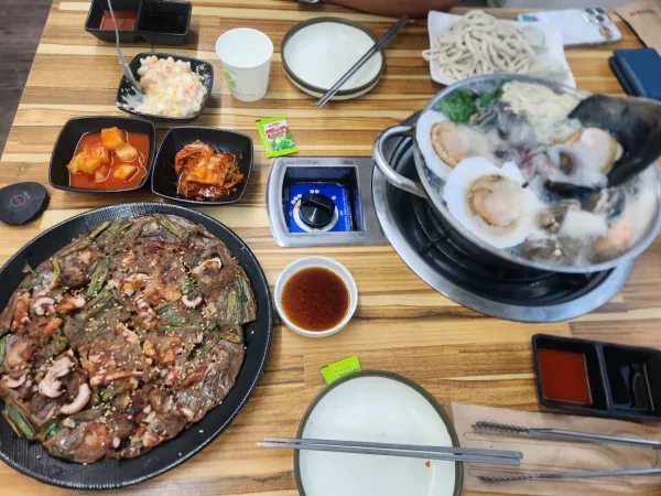 생생정보 대결 맛 대 맛 육개장 즉석 만두전골 vs 활낙지 해물 칼국수