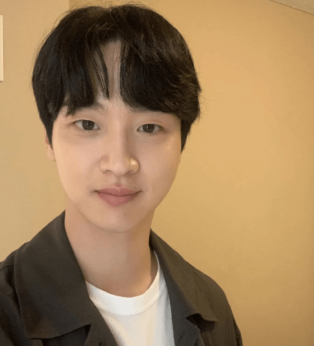 장동윤 모래에도 꽃이핀다 김백두 프로필