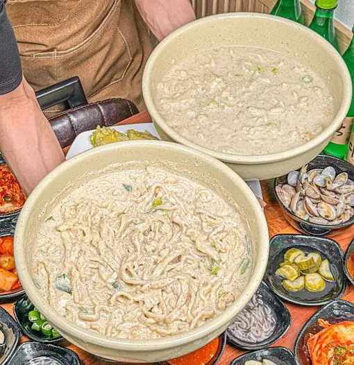 윤가네들깨수제비보쌈