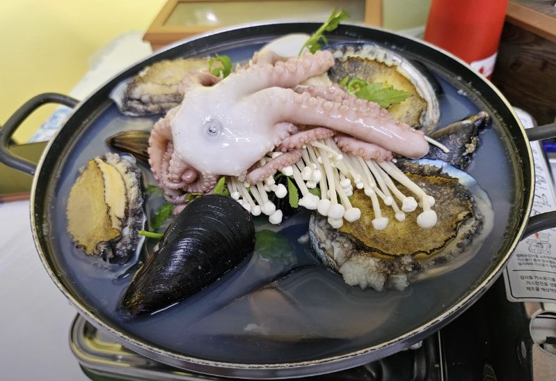삼척 장호항 각종 수산물 요리 맛집 | 6시 내고향 방송 나온 바닷가횟집