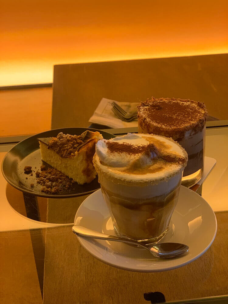 컬릿&#44; 더스크라테&#44; 바스크치즈케이크