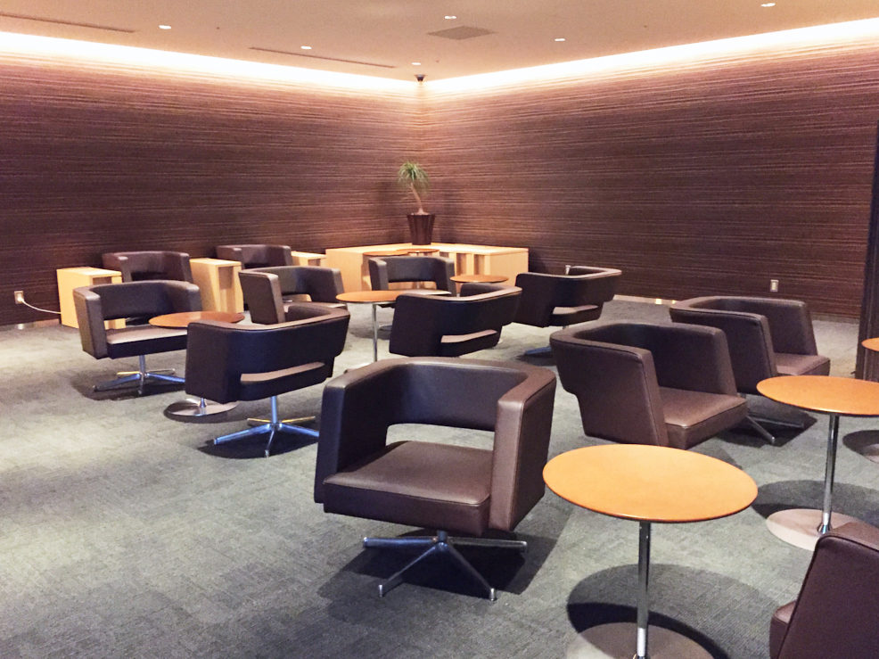 Royal Lounge 흡연실