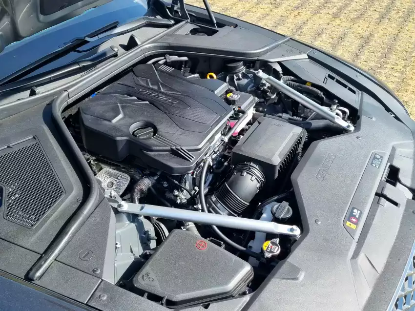 G80에 들어있던 2.5 가솔린 터보 엔진입니다.