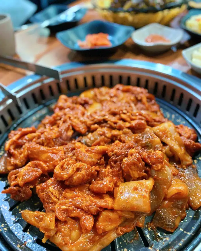 토요일은 밥이좋아 토밥좋아 평창 오삼불고기 거리 오징어 삼겹살 숯불 구이 맛집
