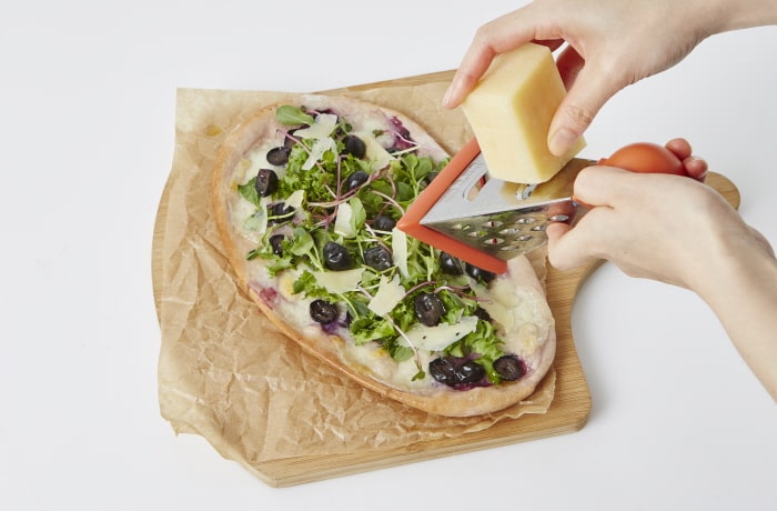 포도피자-치즈-건과류