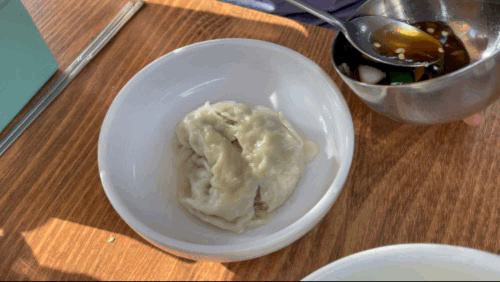 수원 냉면 맛집 평장원 - 만두속에 양념간장 투하 영상