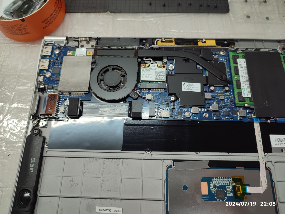 mSATA 규격의 SSD가 장착된 상태