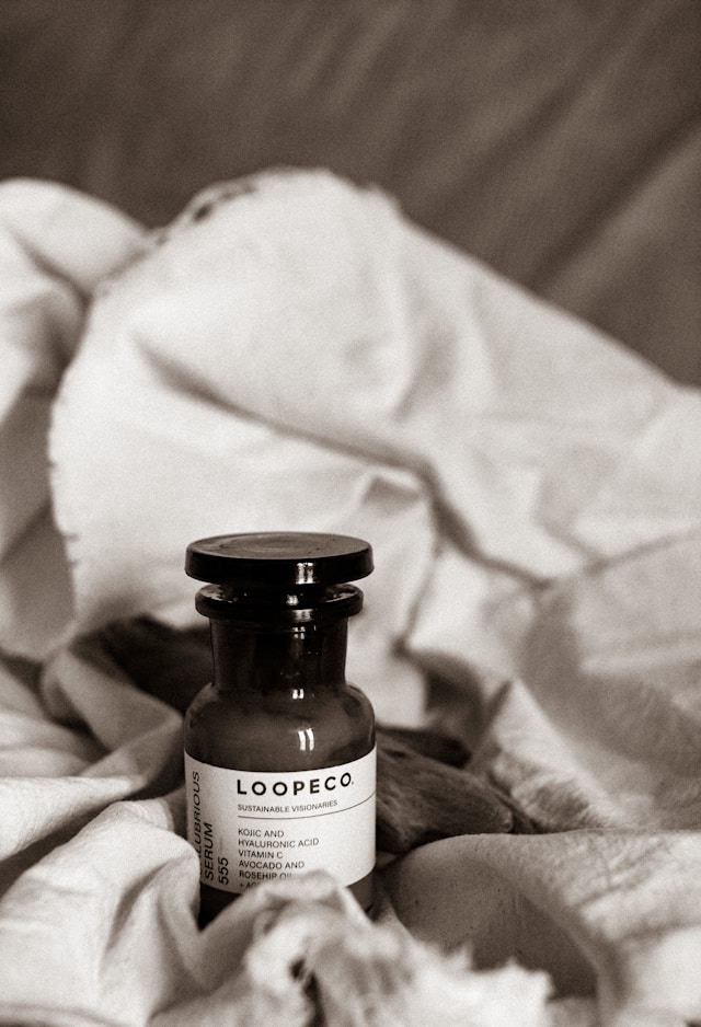 피부 트러블 정복 가이드: 좁쌀 여드름 잠재우는 저자극 각질 관리와 진정법