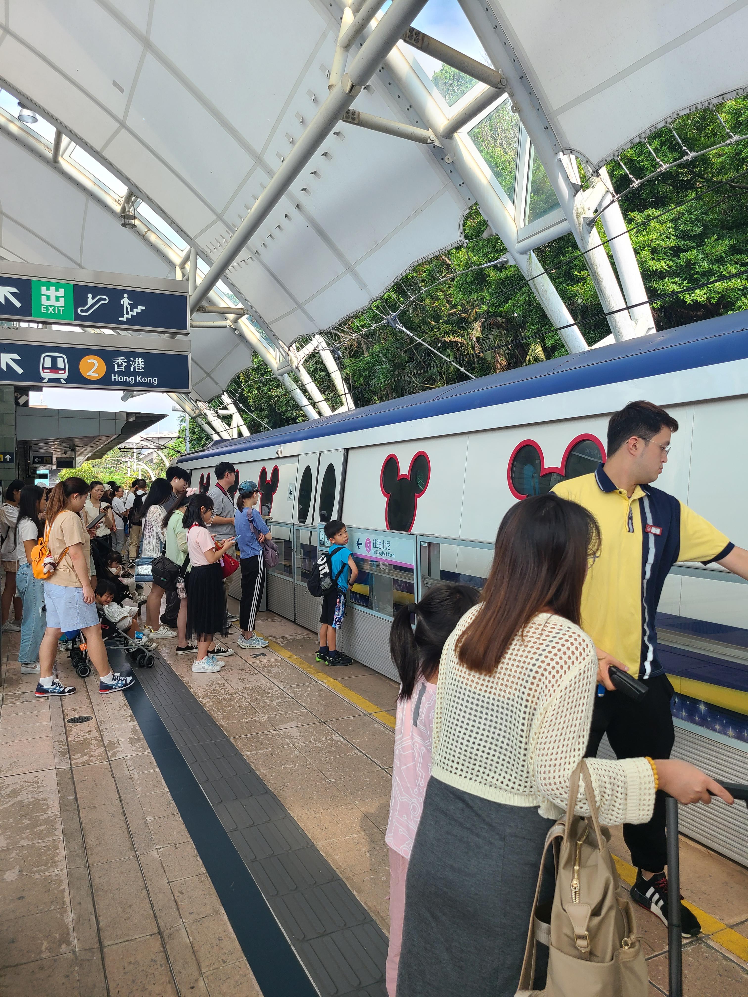 디즈니랜드여행지하철타기