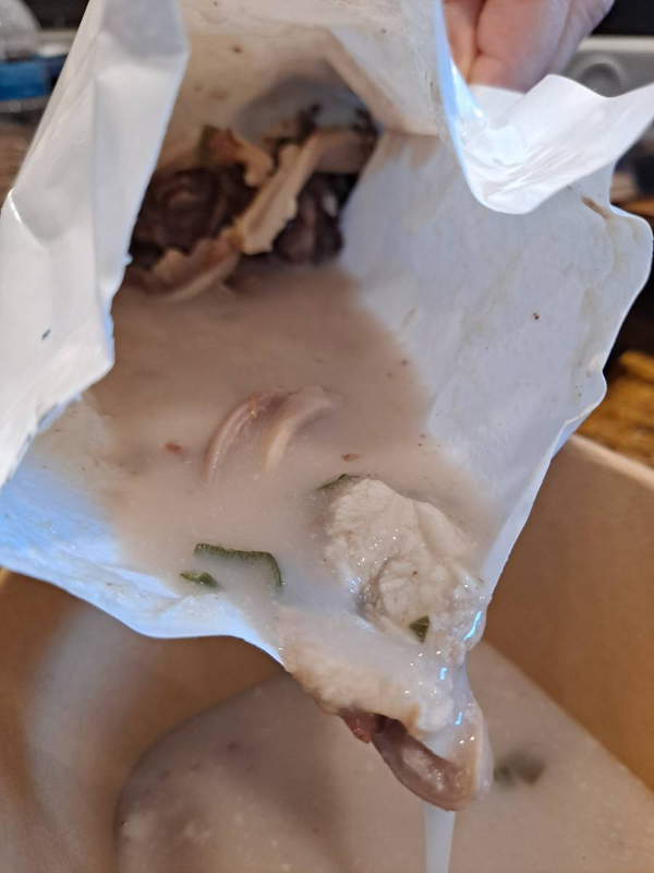 순대국 쏟아붓다