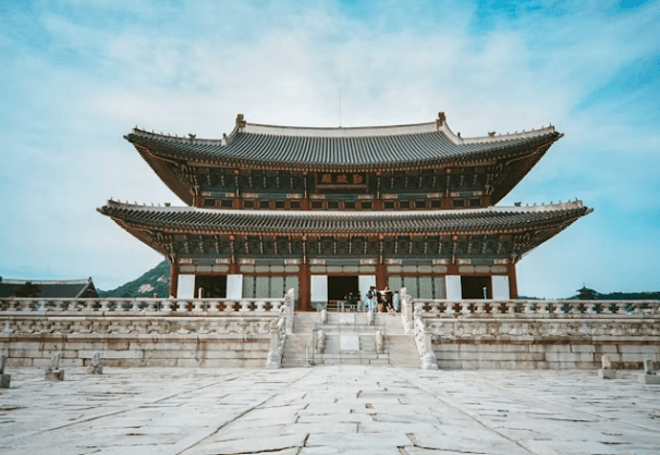 추석 연휴 고궁 무료 개방: 서울 필수 탐방 코스와 숙소 예약 팁