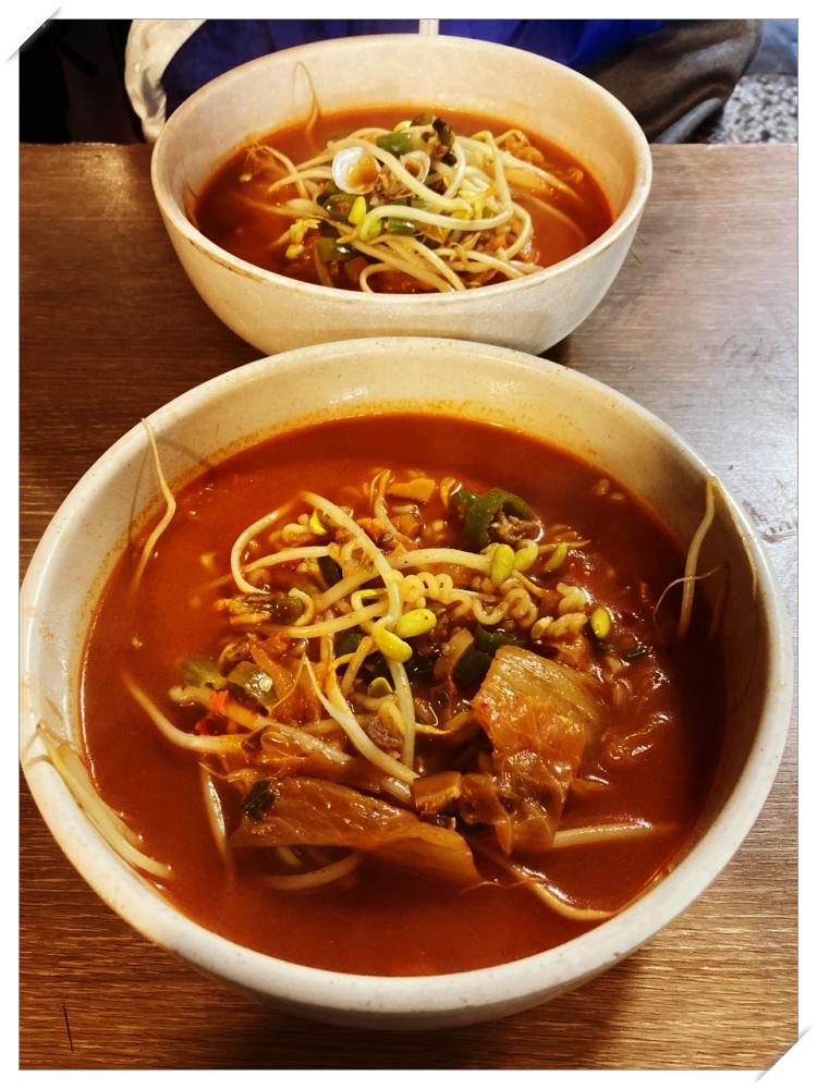 서울-서대문구-신촌-이탈리아3인방-최루탄라면