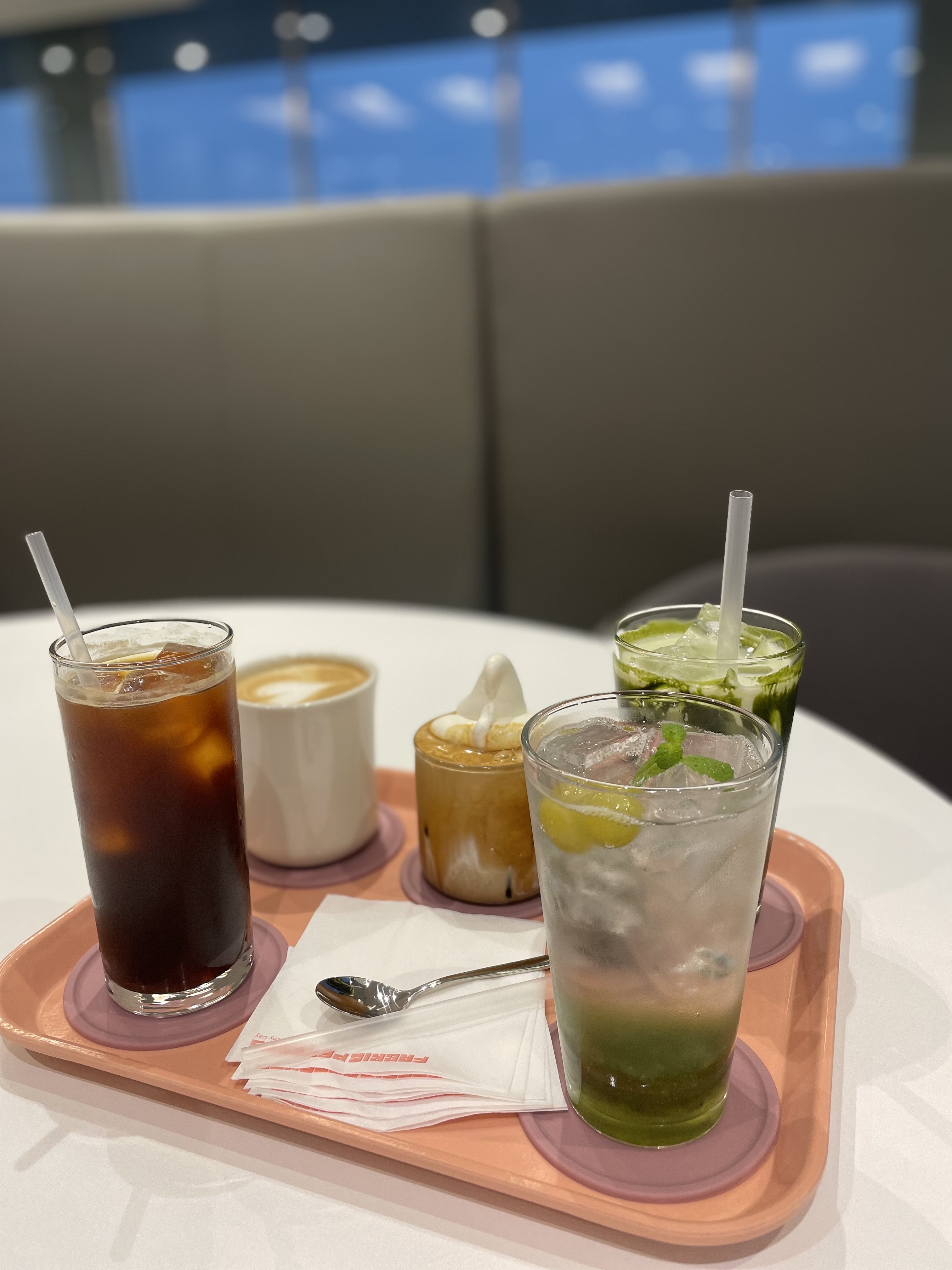경상북도-경산시-카페-FABRIC PEACHES-음료
경산 FABRIC PEACHES 아아&#44; 청포도에이드&#44; 녹차라떼&#44; 바닐라라떼(HOT)&#44; 아이스크림라떼