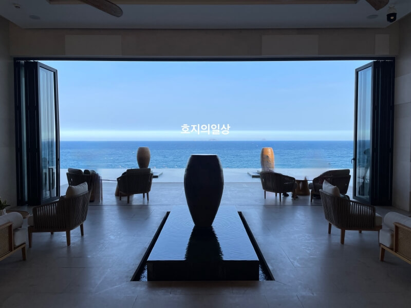 베트남 나트랑 미아 리조트 - 로비 내 바다뷰