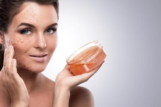 효과적인 피부 각질 제거 방법: 깨끗하고 건강한 피부를 위한 관리 팁