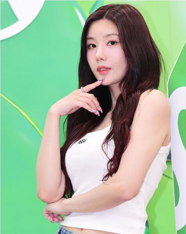 권은비 프로필
