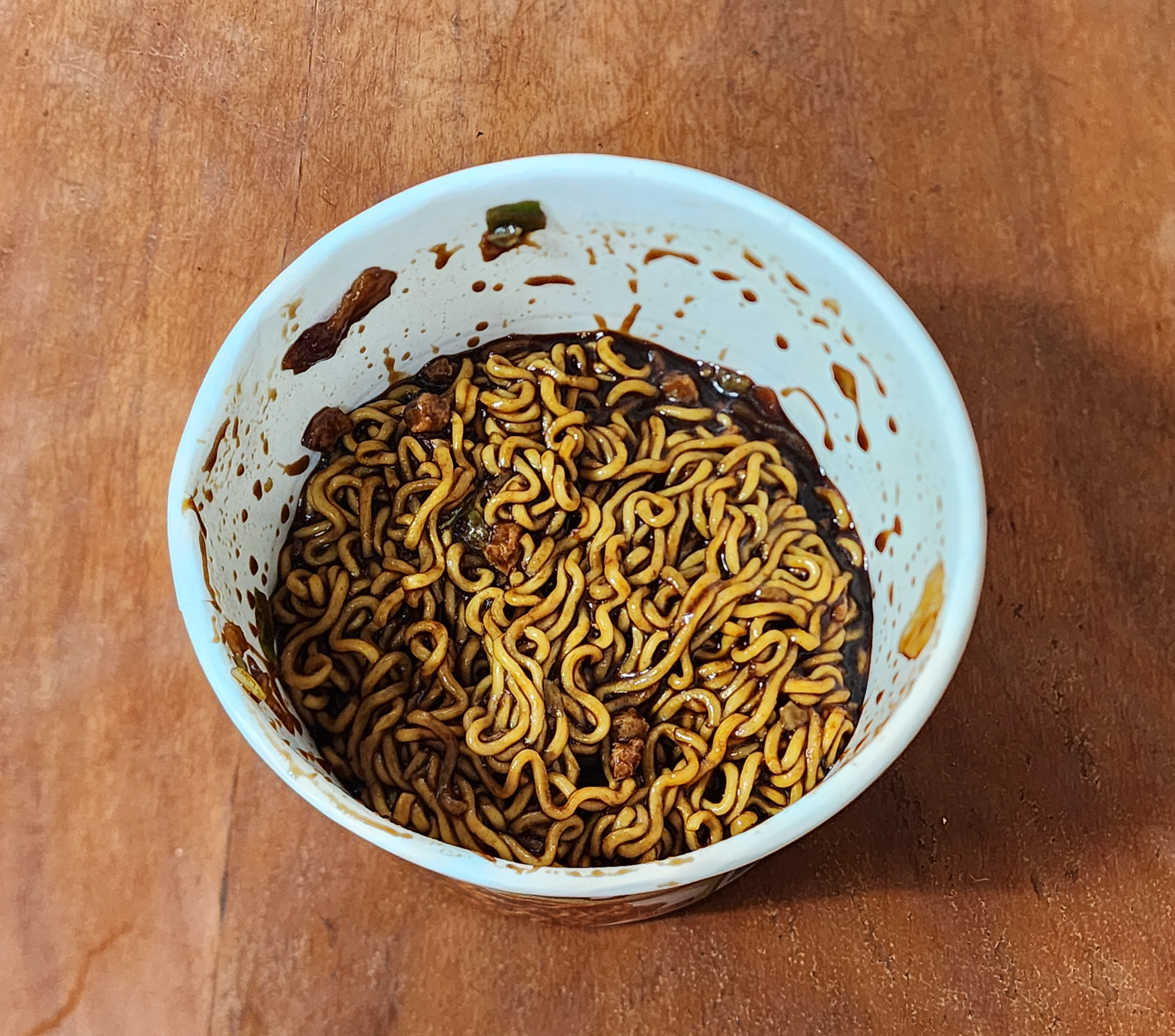 짜파게티큰사발면