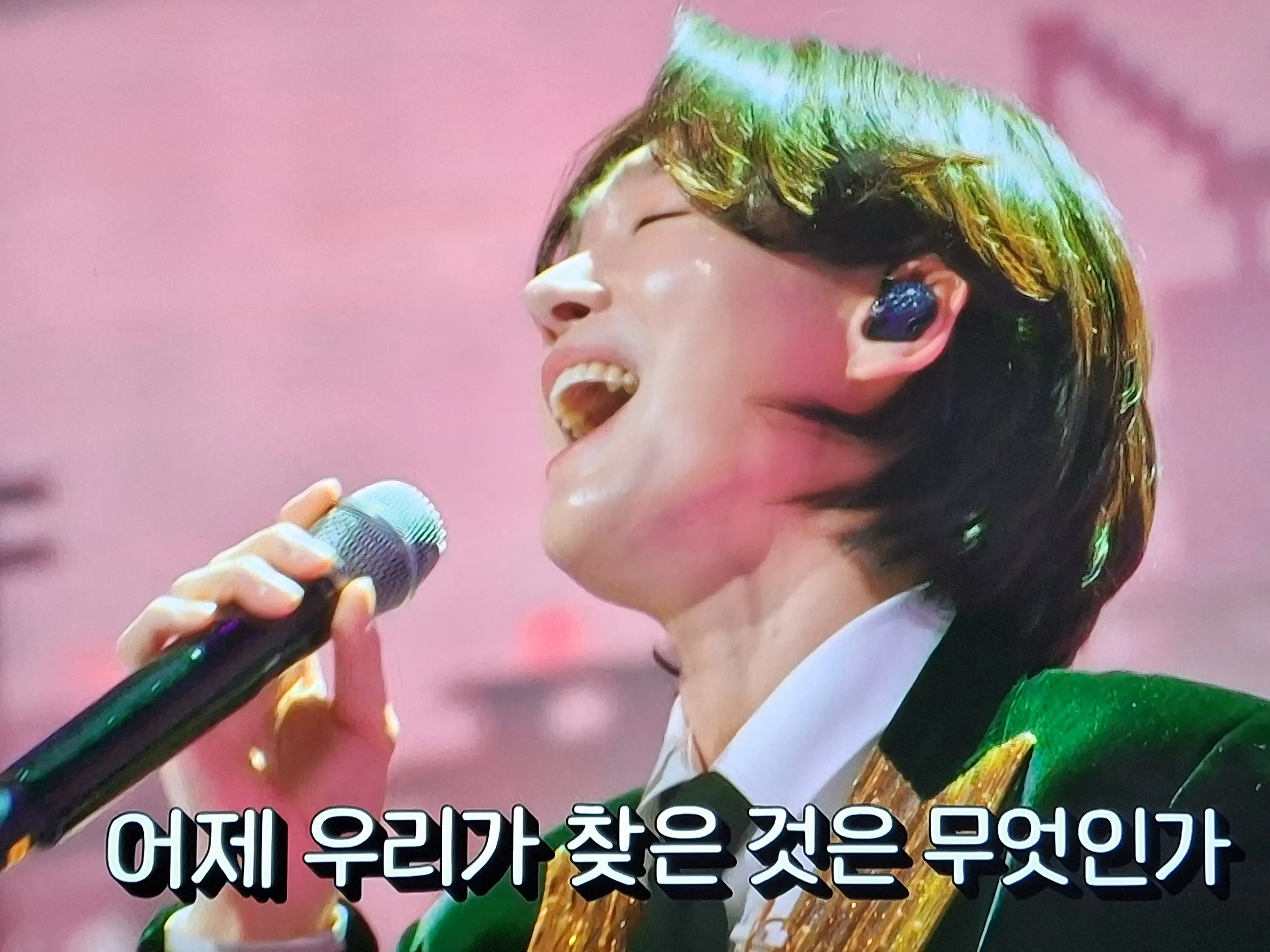 "말투는 애교쟁이, 무대에선 상남자?" 김용빈