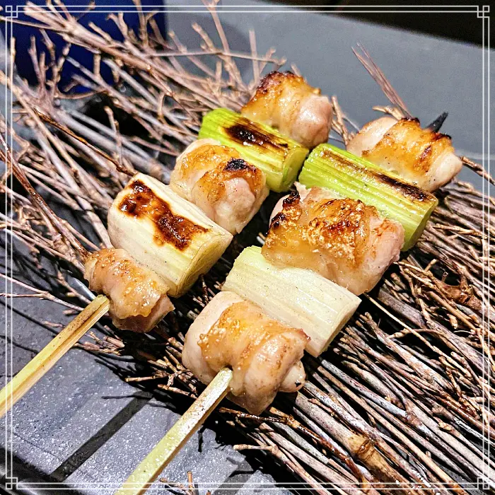 홍대입구, 연남동 맛집 미쉐린 쉐프 짚불 훈연 닭 어깻살, 꼬릿살, 목살, 꼬치구이