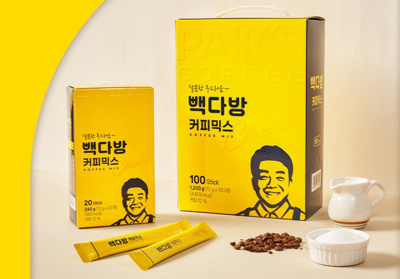 빽다방-노란박스-담겨있는-커피믹스-스틱