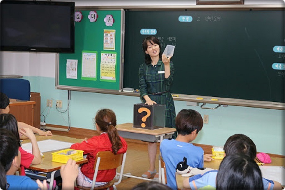 교사 정년퇴직 나이