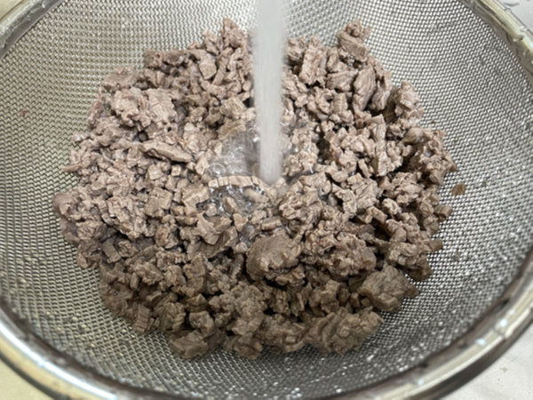 데친 소고기는 찬물 샤워