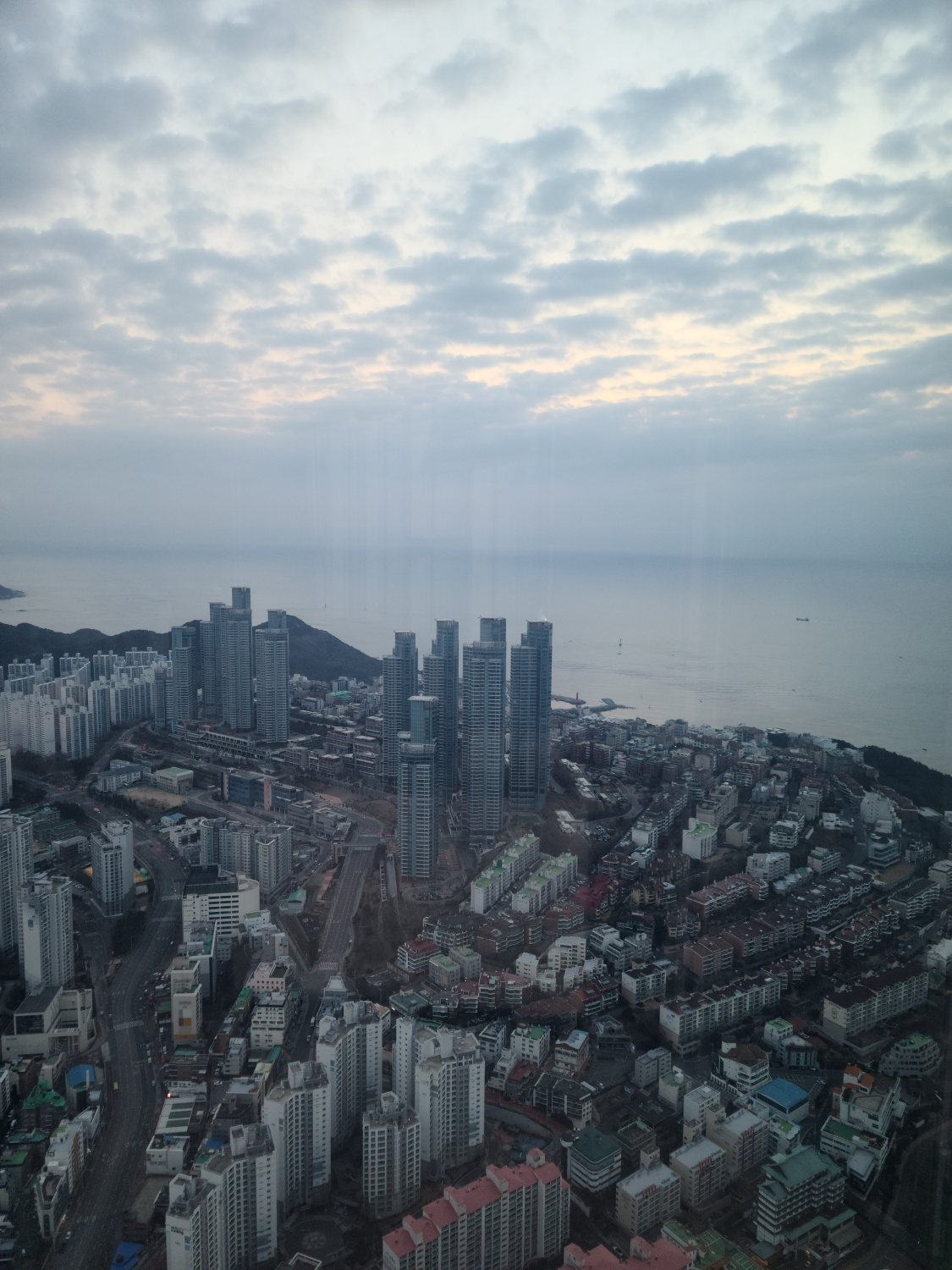 엘시티 92층에서 바라본 부산 바닷가 픙경