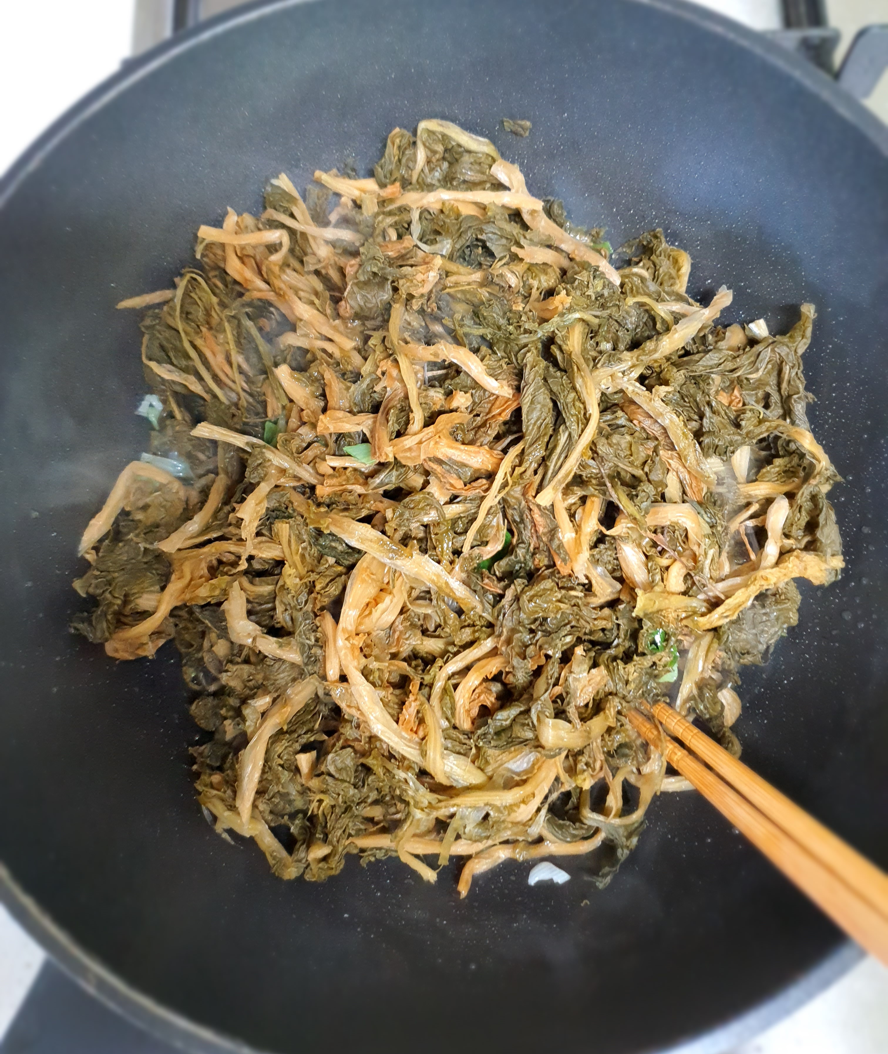 시래기를-넣고-볶아요.