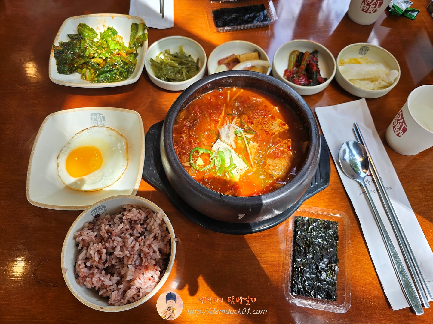 찌개정식(고기듬뿍김치찌개)