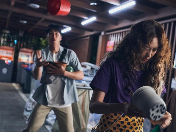 [코미디 영화 다시보기 추천] 악마가 이사왔다 OTT 넷플릭스 결말 해석