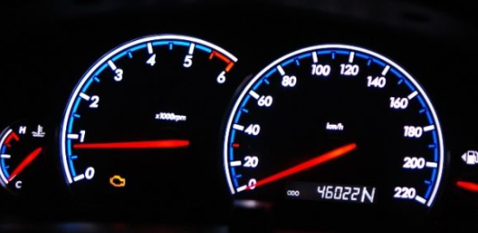 두 번에 나눠서 차량 시동 걸기.